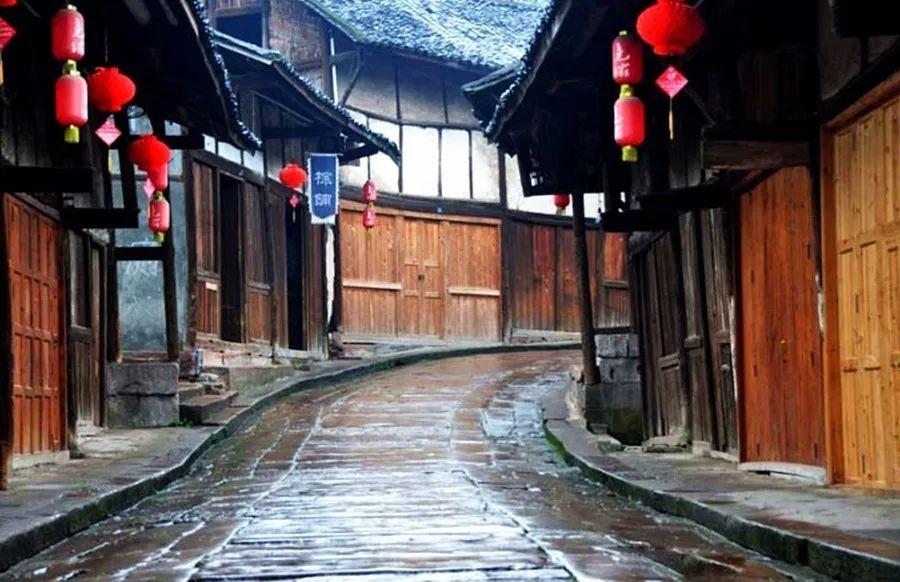 打新早报| 今日两家申购公司拥有独门业务，其中一家预计2023年业绩翻倍
